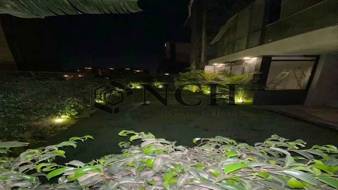 شقة فاخرة للبيع مع جميع المرافق