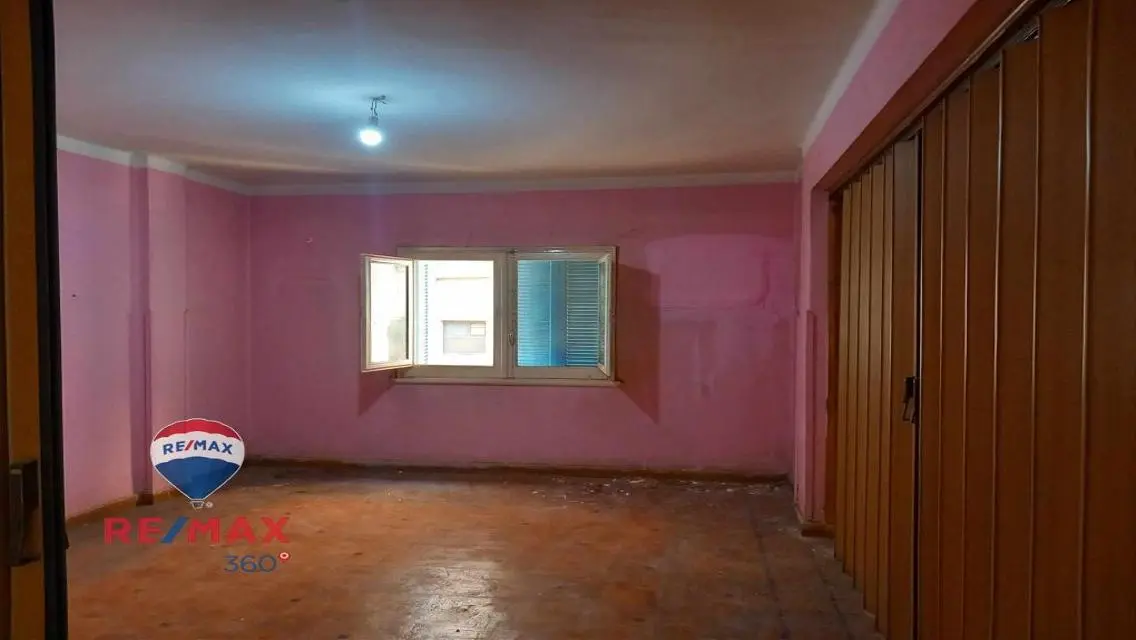 Luxurious 180 Meter Apartment in the Heart of the City