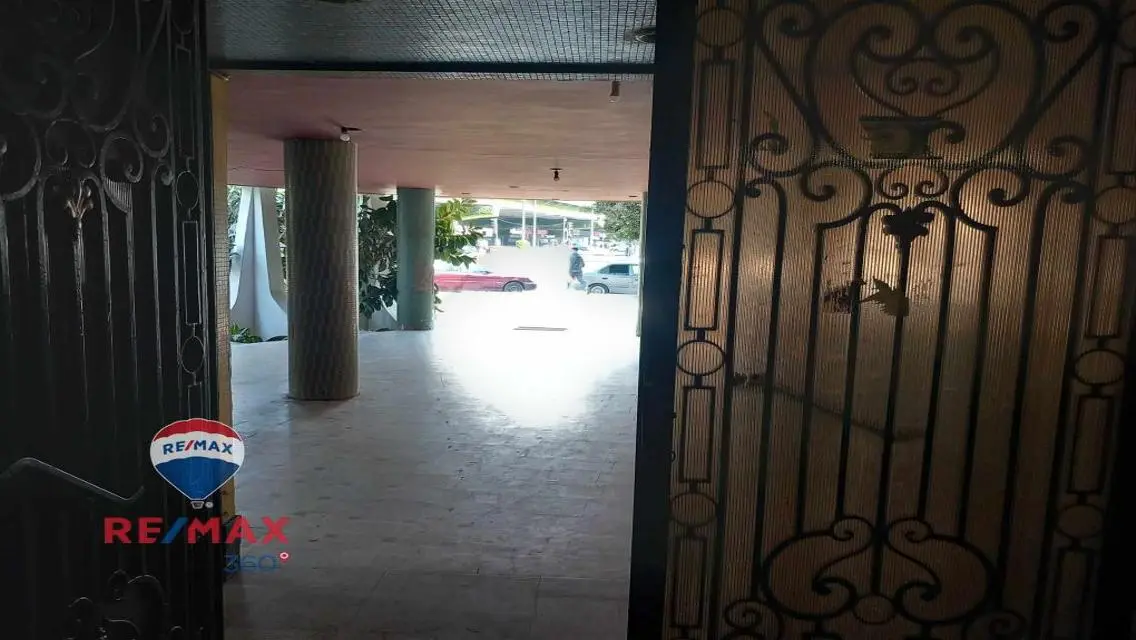 Luxurious 180 Meter Apartment in the Heart of the City