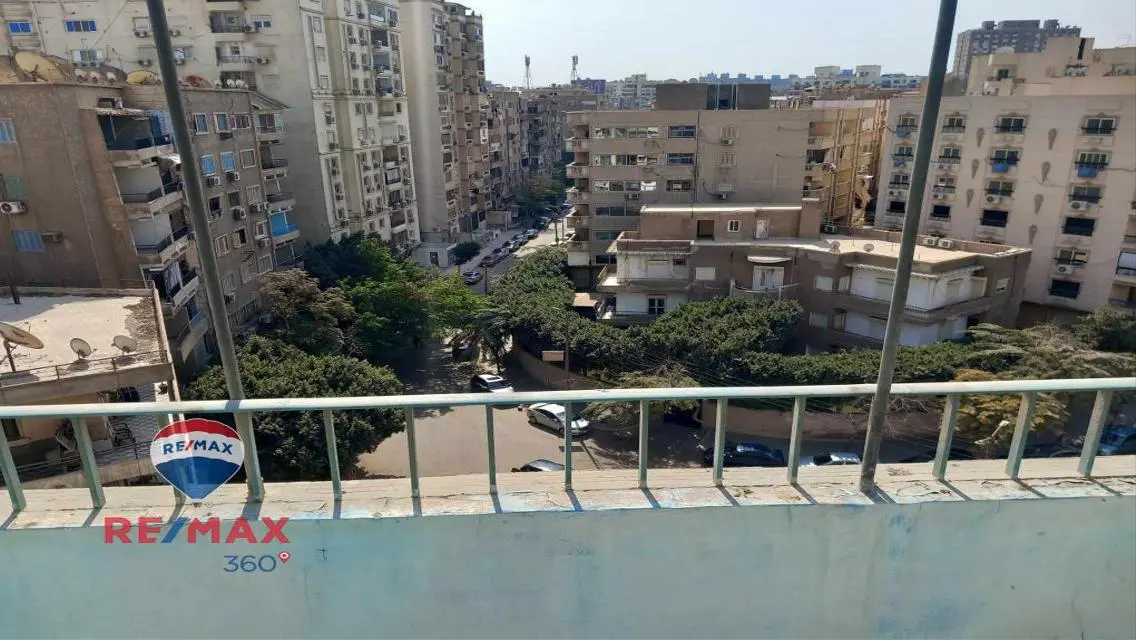 Luxurious 180 Meter Apartment in the Heart of the City