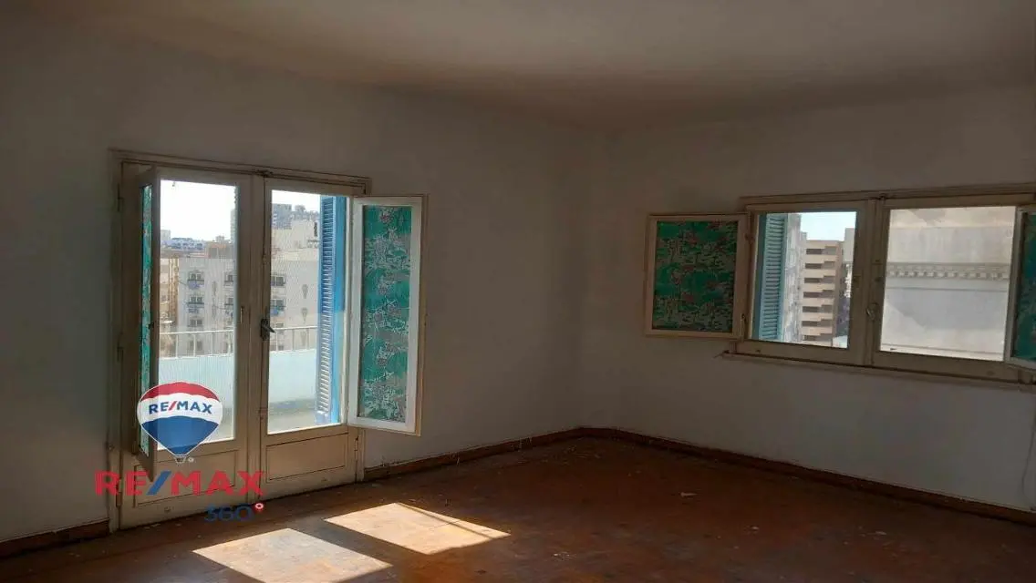 Luxurious 180 Meter Apartment in the Heart of the City