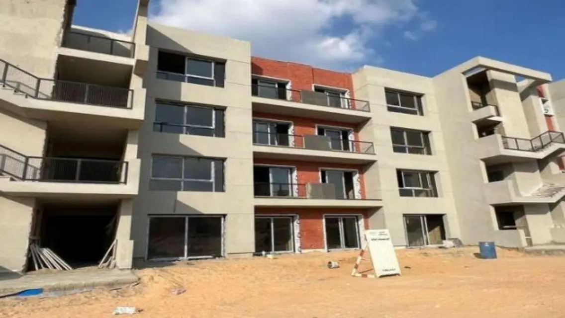 Spacious Apartment for Sale with Stunning Lake View