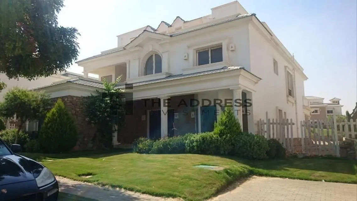 Luxury Villa for Sale with Private Pool and Garden