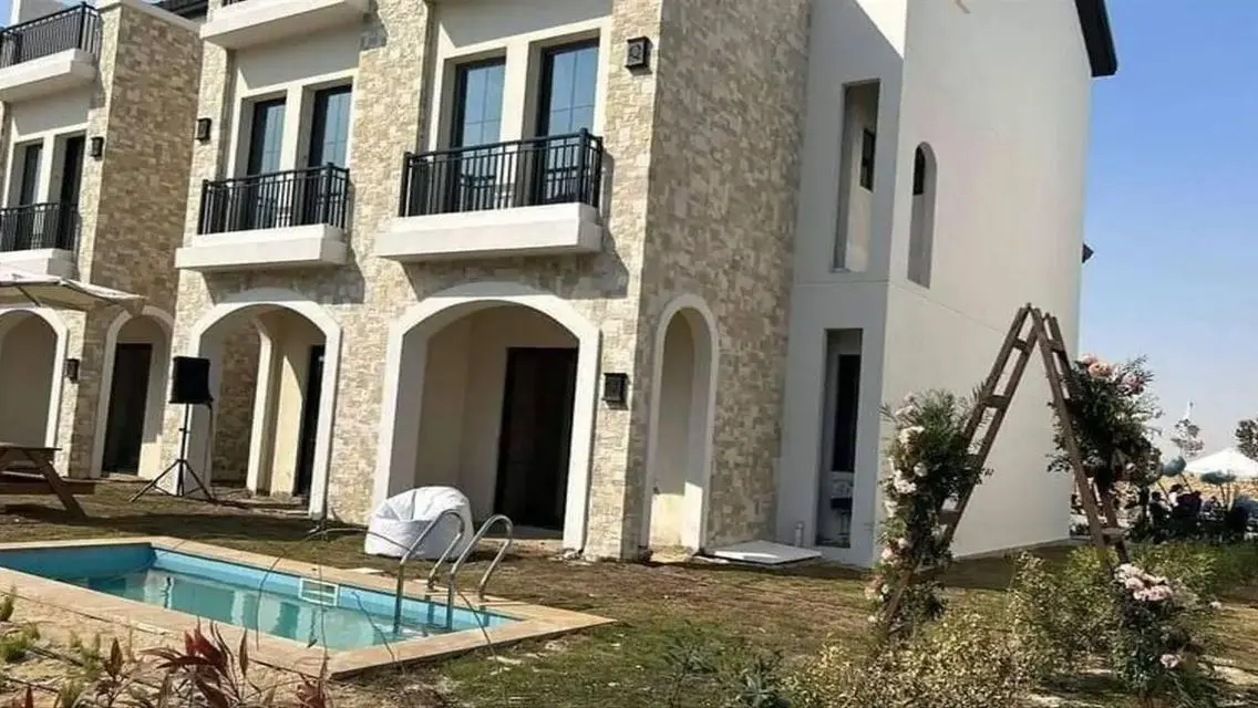 شقة فاخرة في مارق جاردنز بمساحة واسعة