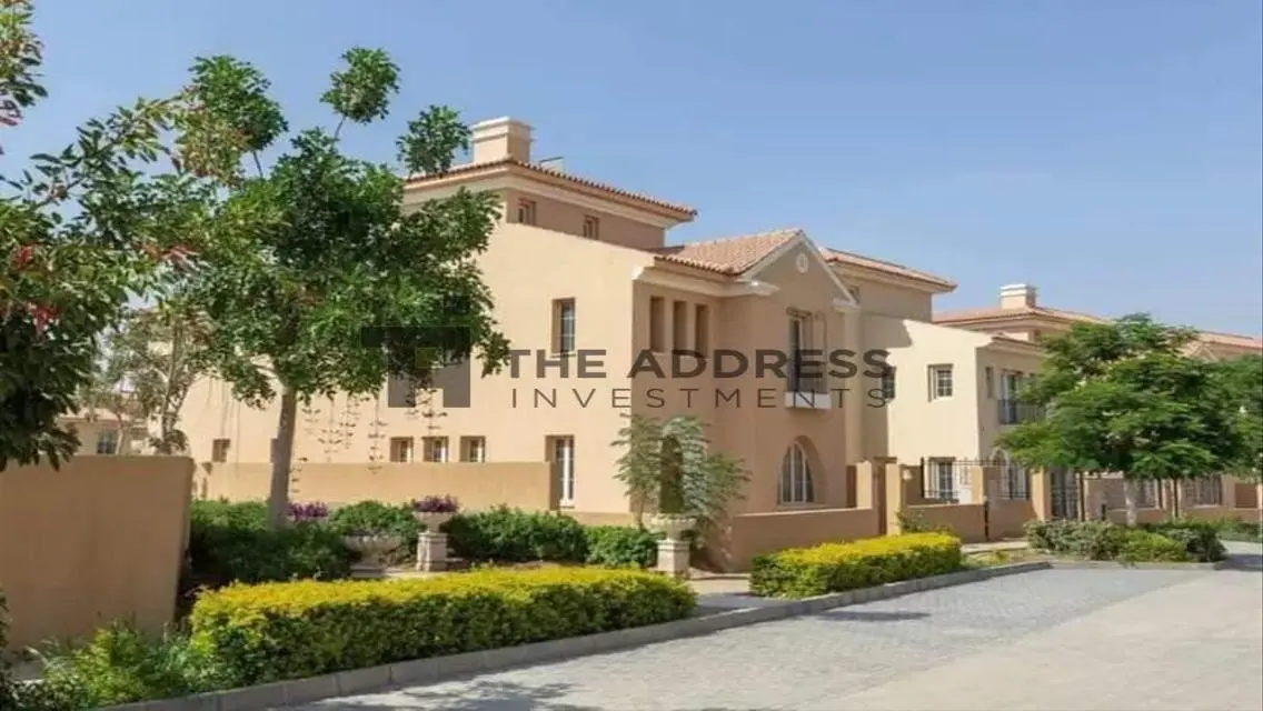 Charming Villa with Spacious Layout and Private Pool