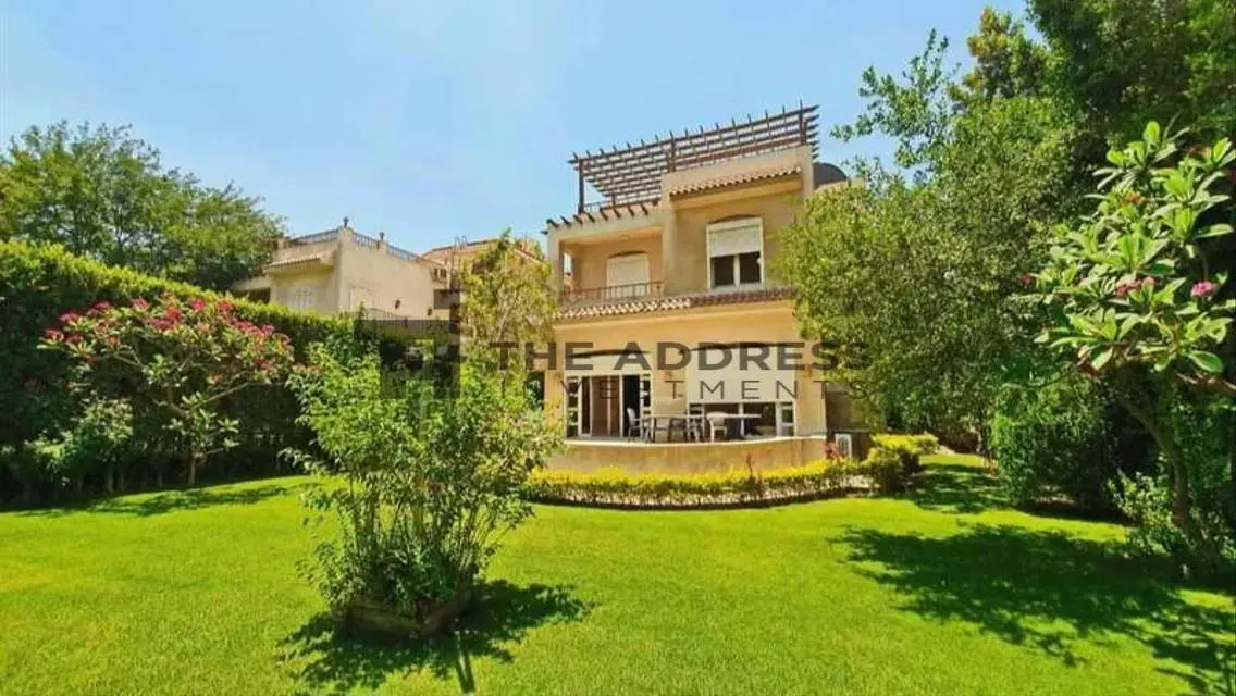 Charming Villa with Spacious Layout and Private Pool