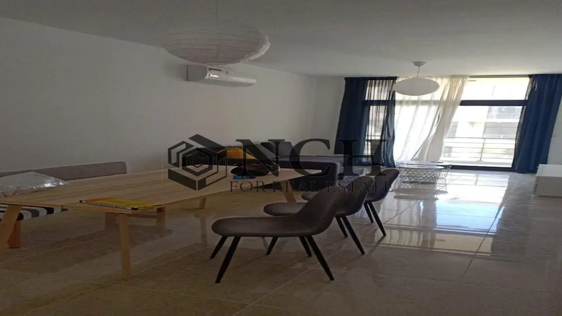 Luxury Apartment in Fifth Square