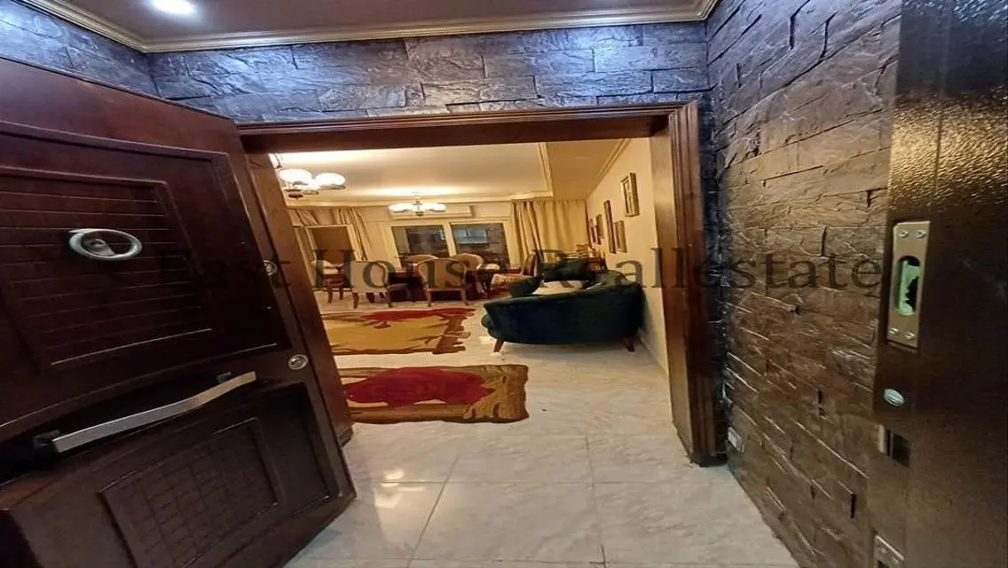 Luxurious Apartment with Exceptional Amenities in a Prime Area