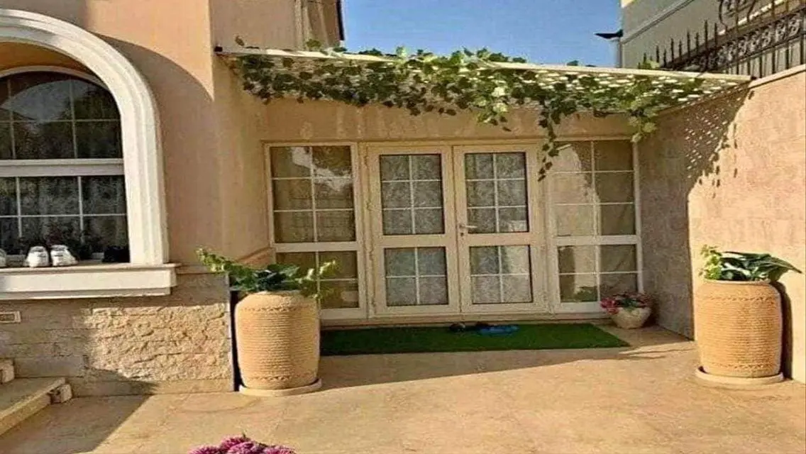 Luxury Villa for Sale at Sarai 42