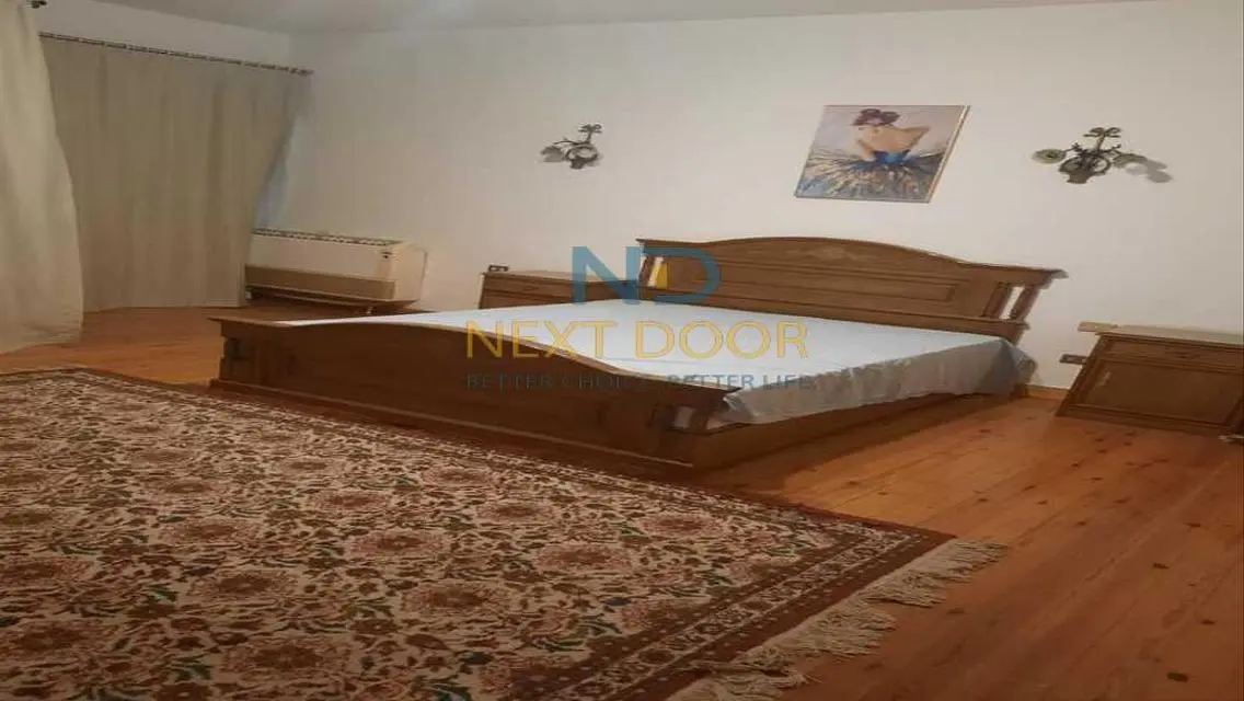 شقة مميزة بمساحة 900 متر للبيع