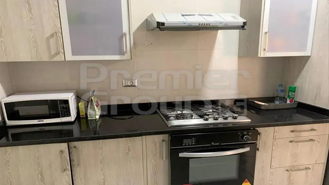 شقة مميزة للبيع بمساحة 800 متر