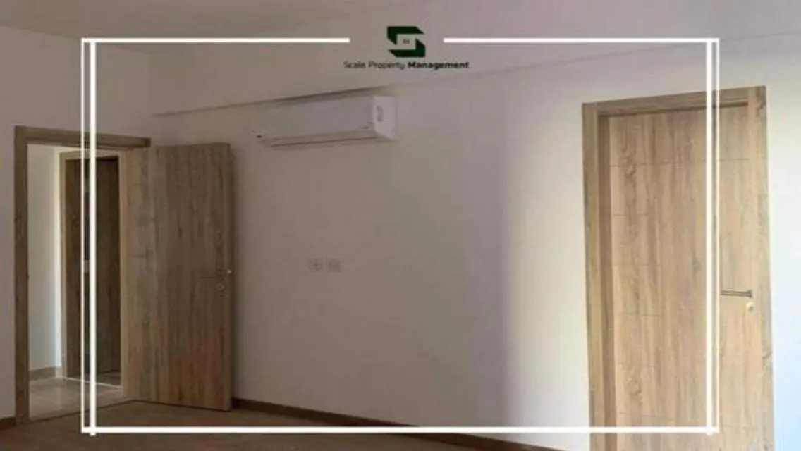 منزل فخم للبيع بمساحة شاسعة وإطلالات ساحرة
