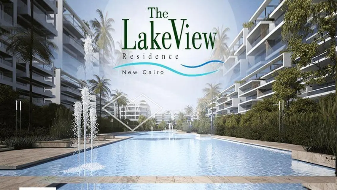 Luxury Apartment Overlooking Lakes in the City Center