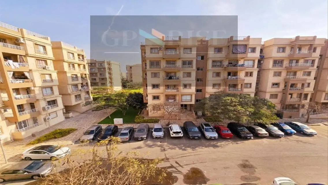 شقة راقية للبيع في موقع متميز