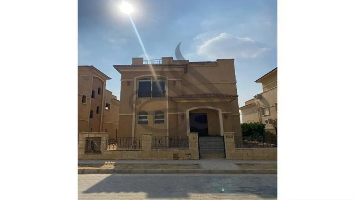 شقة فاخرة بمسبح وحديقة خاصة