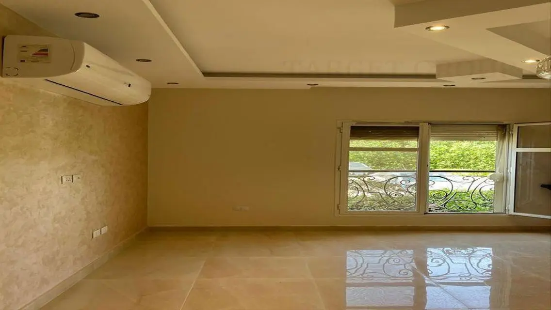 Luxury 130 Sqm Apartment in Hyde Park