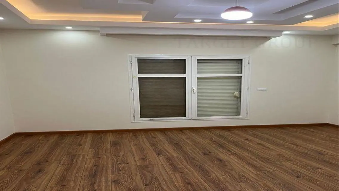 Luxury 130 Sqm Apartment in Hyde Park