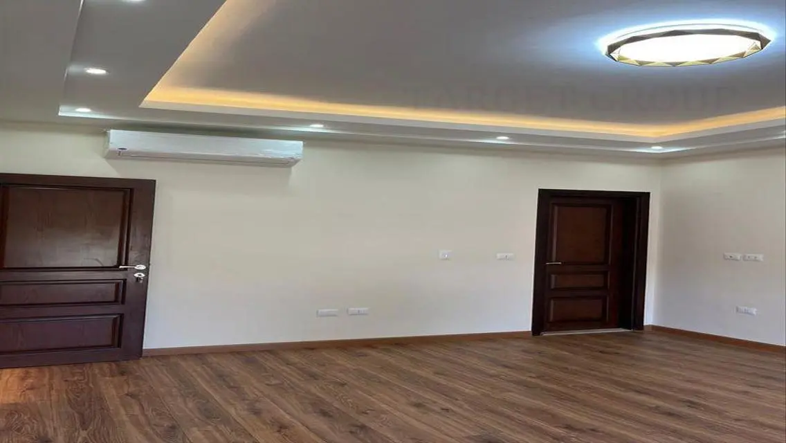 Luxury 130 Sqm Apartment in Hyde Park