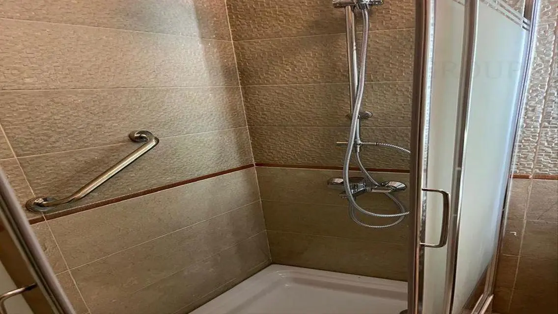 Luxury 130 Sqm Apartment in Hyde Park