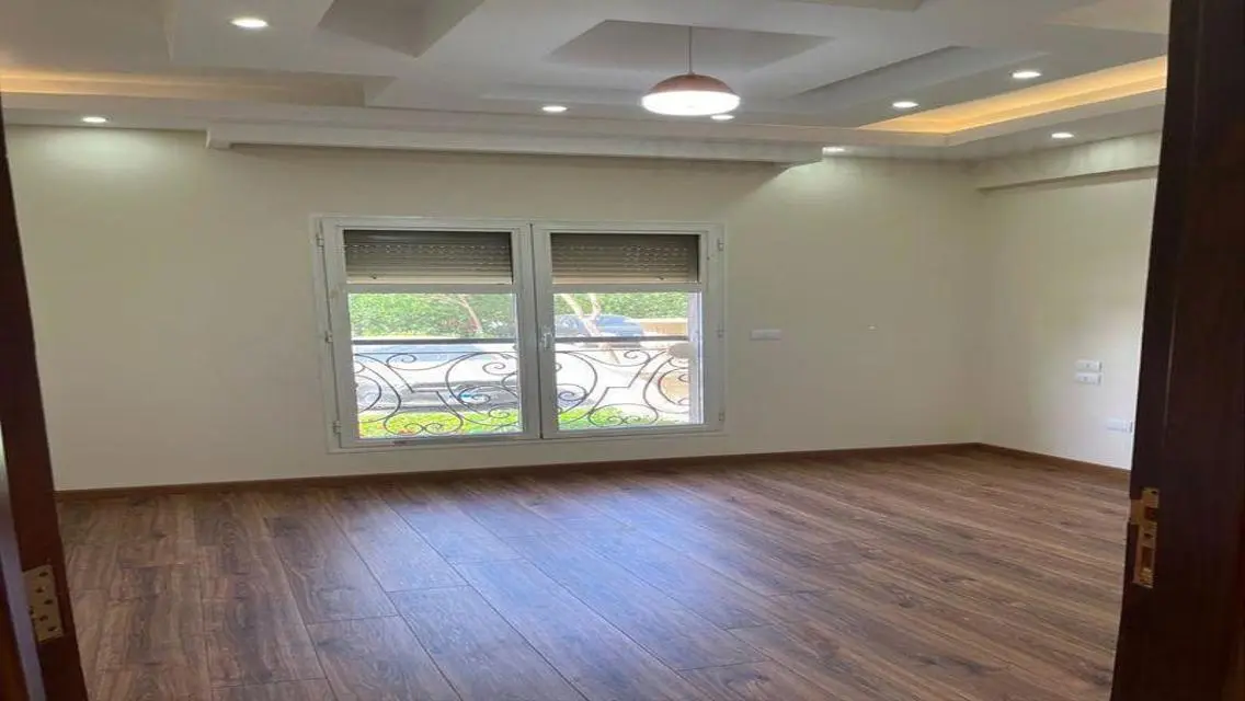 Luxury 130 Sqm Apartment in Hyde Park