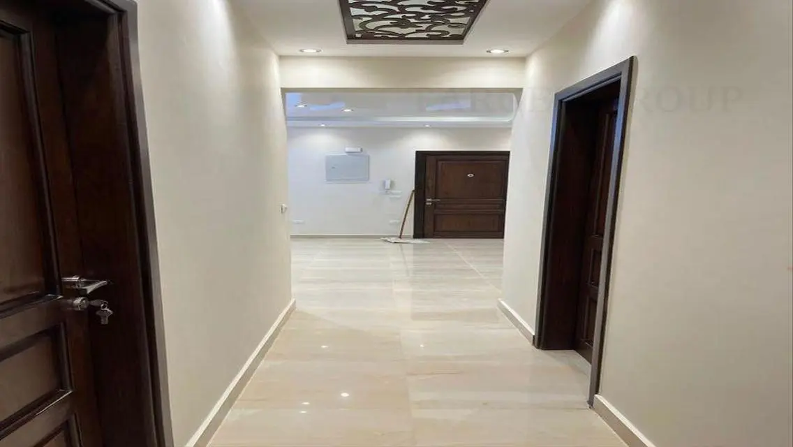 Luxury 130 Sqm Apartment in Hyde Park