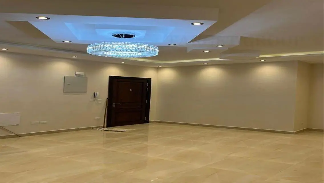 Luxury 130 Sqm Apartment in Hyde Park