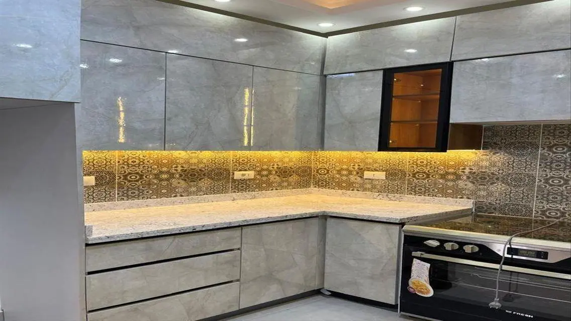 Luxury 130 Sqm Apartment in Hyde Park