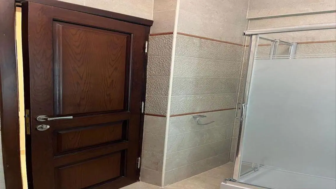 Luxury 130 Sqm Apartment in Hyde Park