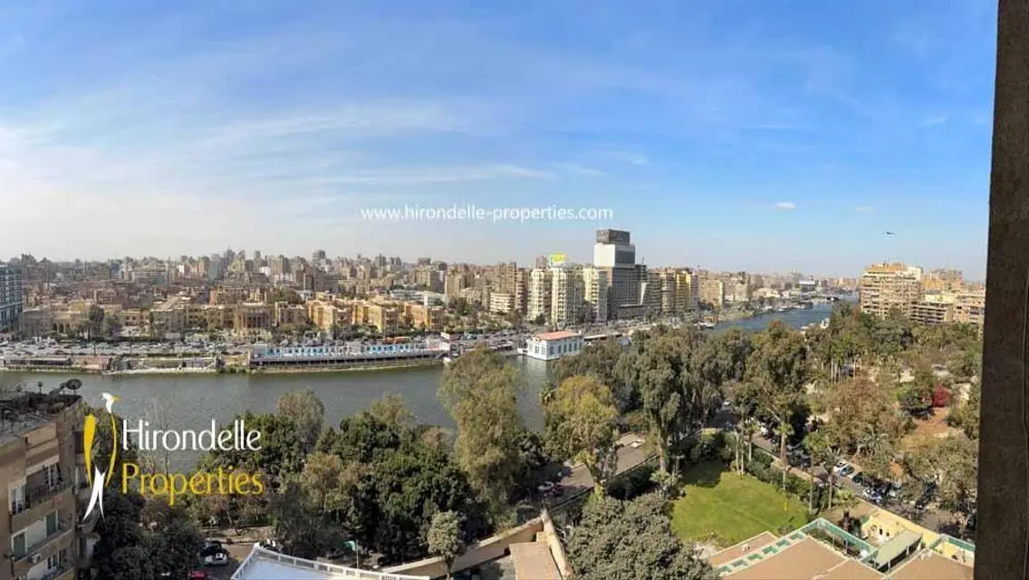 شقة فاخرة في قلب المدينة مع إطلالة رائع