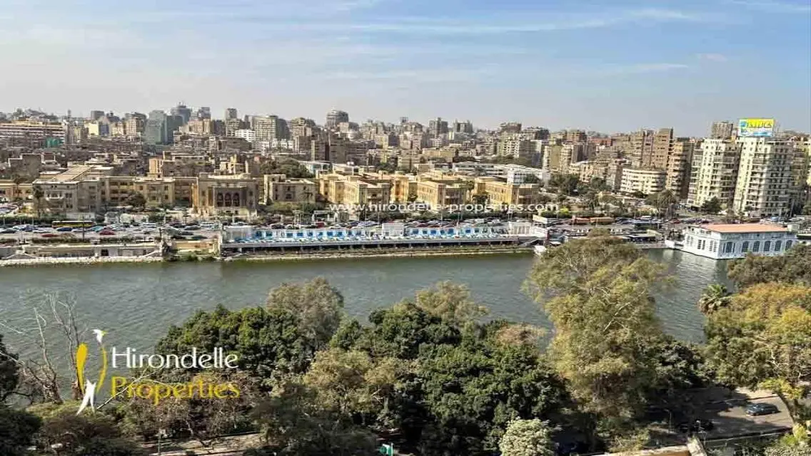 شقة فاخرة في قلب المدينة مع إطلالة رائع