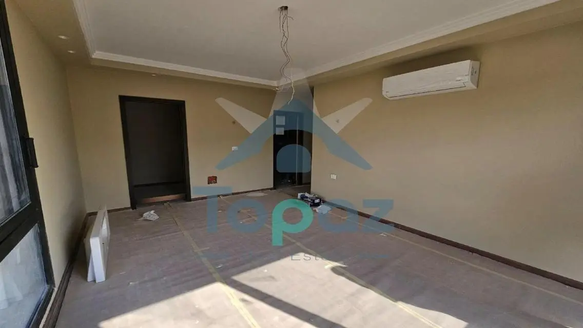 شقة فاخرة للبيع بمساحة 235 متر