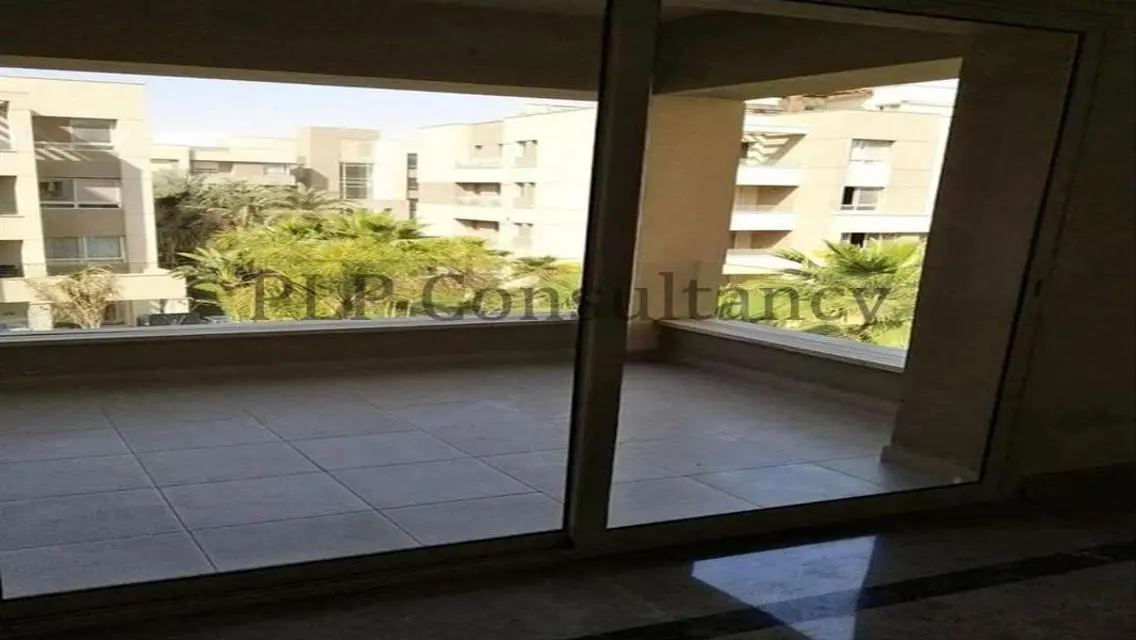 Luxury Apartment for Sale in Swan Lake Residence - 5 Bedrooms