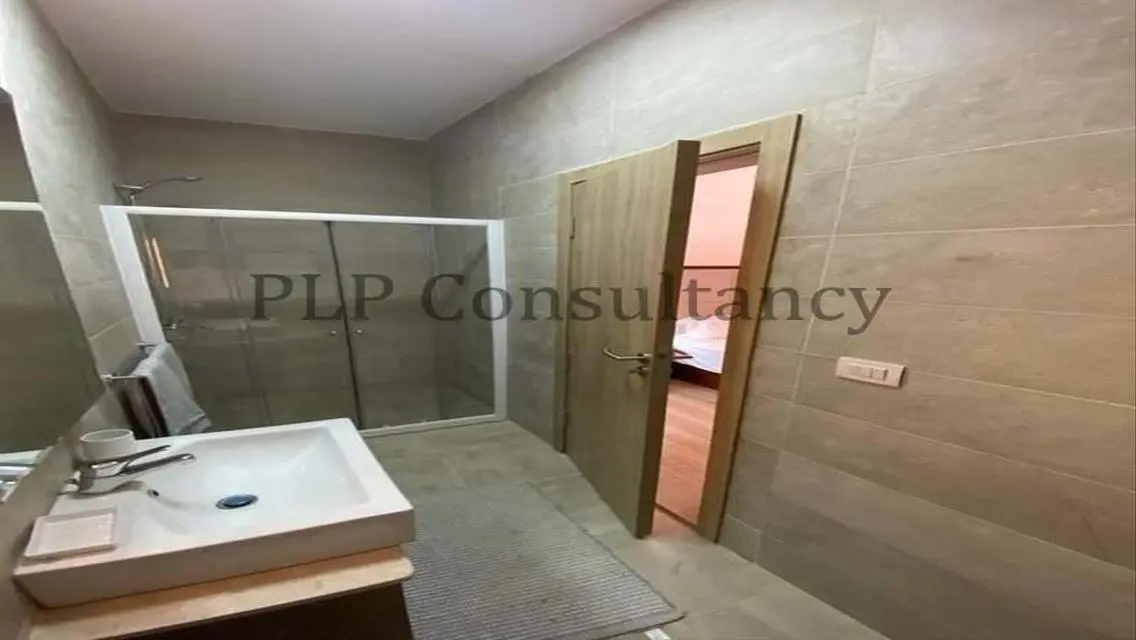 Luxury Apartment for Sale at Fifth Square