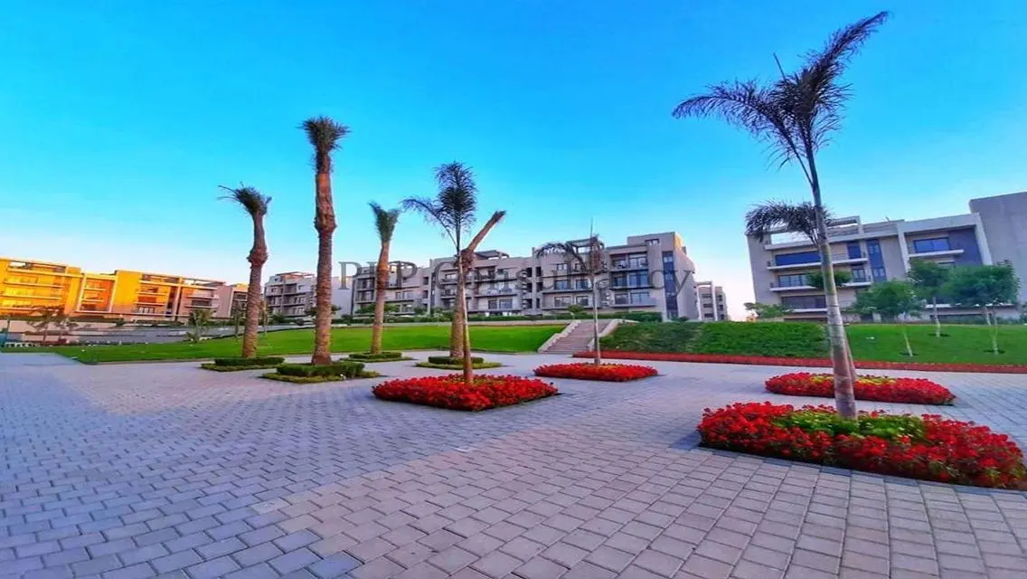 Luxury Apartment in Fifth Square Al Marasem