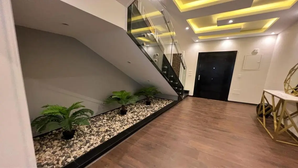 Luxury Apartment in Midtown Point