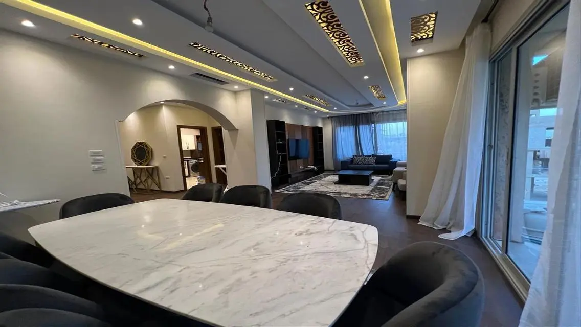 Luxury Apartment in Midtown Point