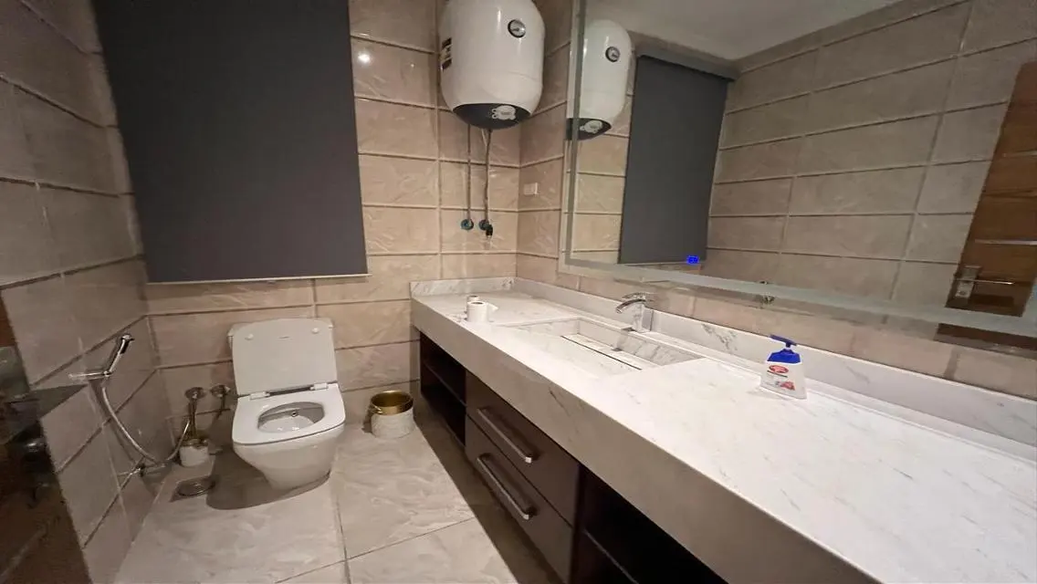 Luxury Apartment in Midtown Point