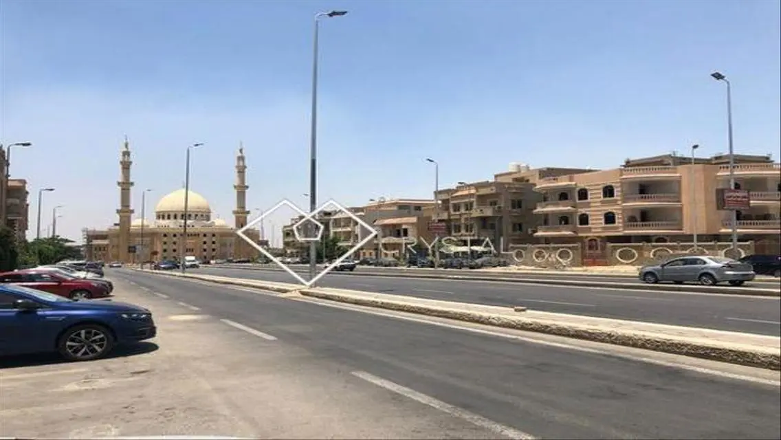 شقة فاخرة للبيع بمساحة 1650 متر في قلب المدينة