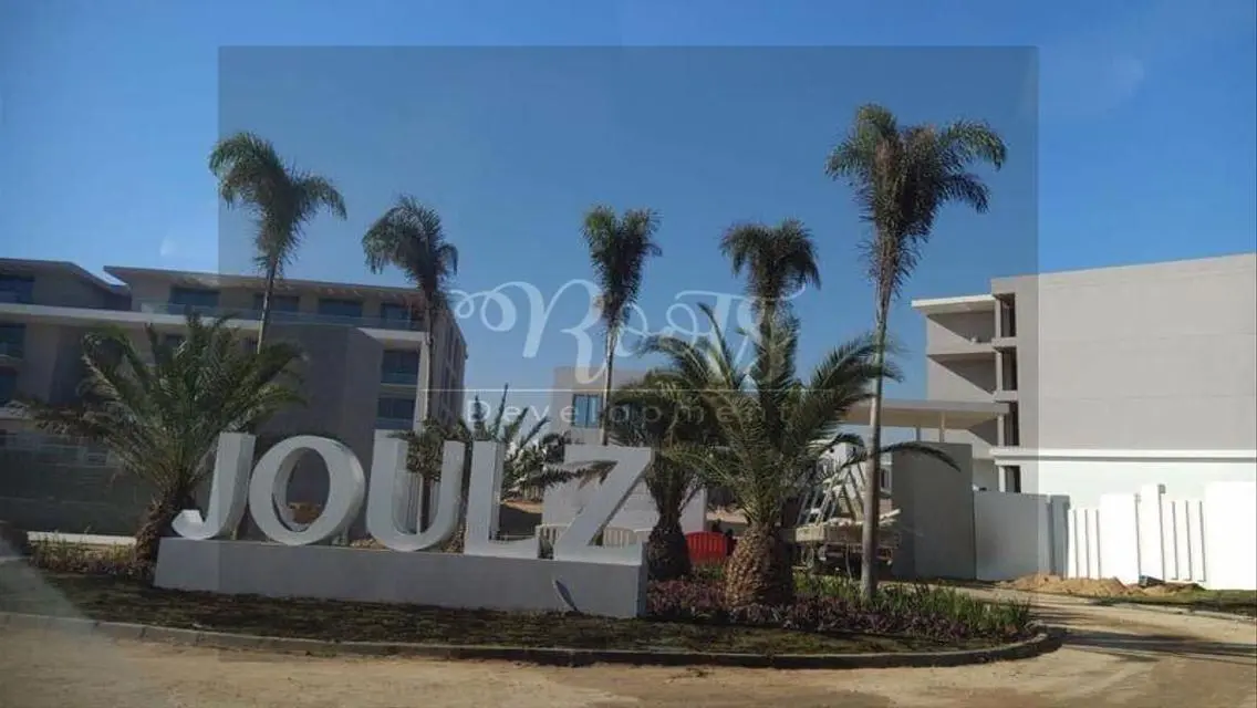 Luxurious Apartment with Spacious Layout for Sale in the City Center