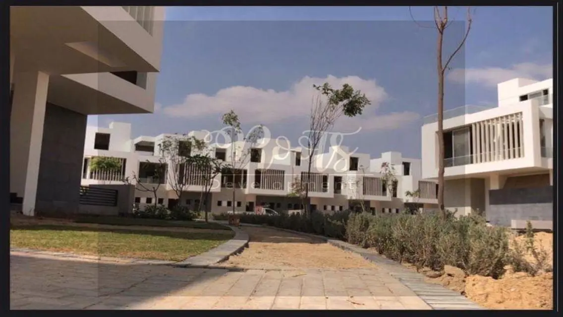 Luxurious Apartment with Spacious Layout for Sale in the City Center