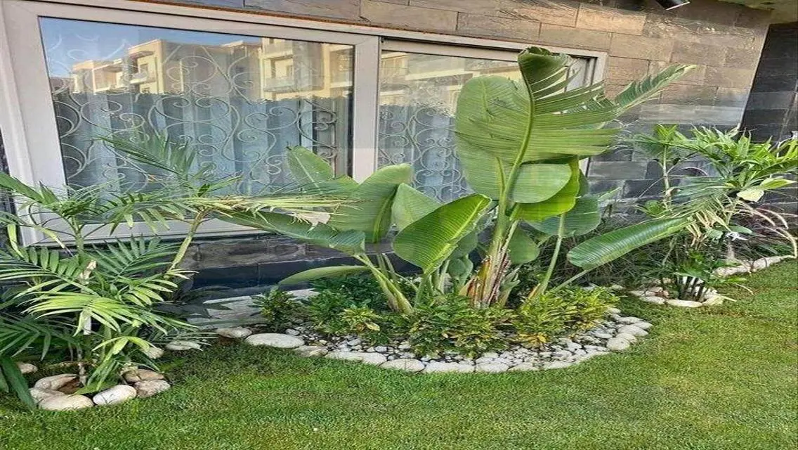 Luxury Apartment with Private Garden and Pool in Prime Location