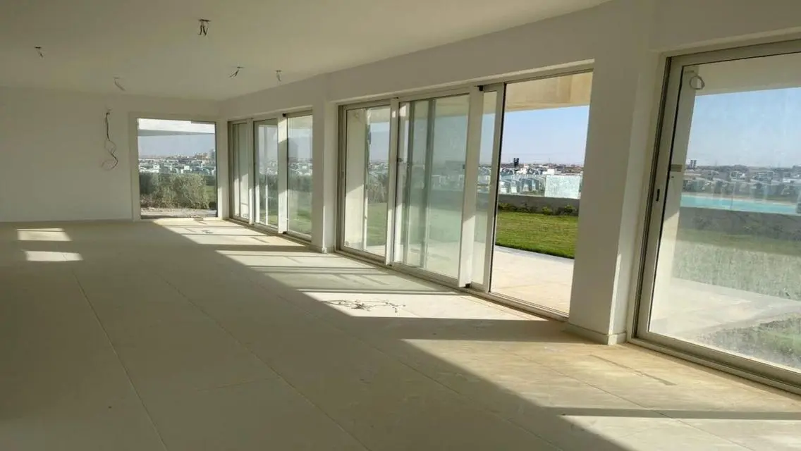 Luxury Apartment with Lake View - 312 sqm