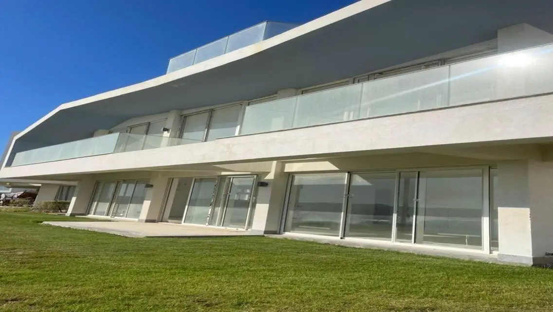 Luxury Apartment with Lake View - 312 sqm
