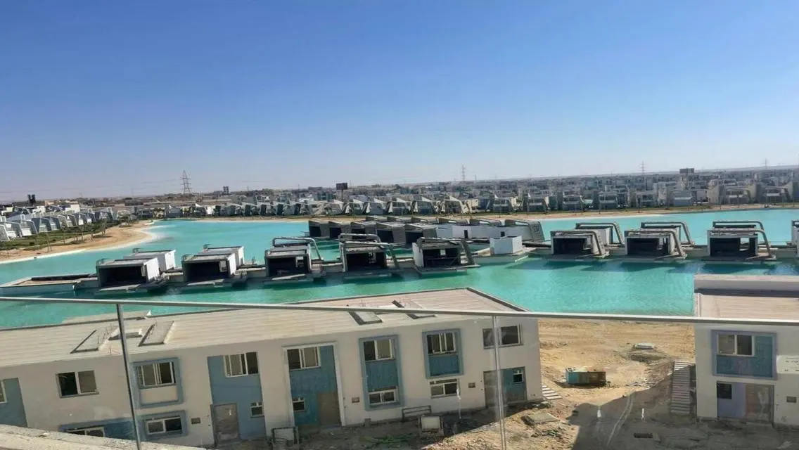 Luxury Apartment with Lake View - 312 sqm