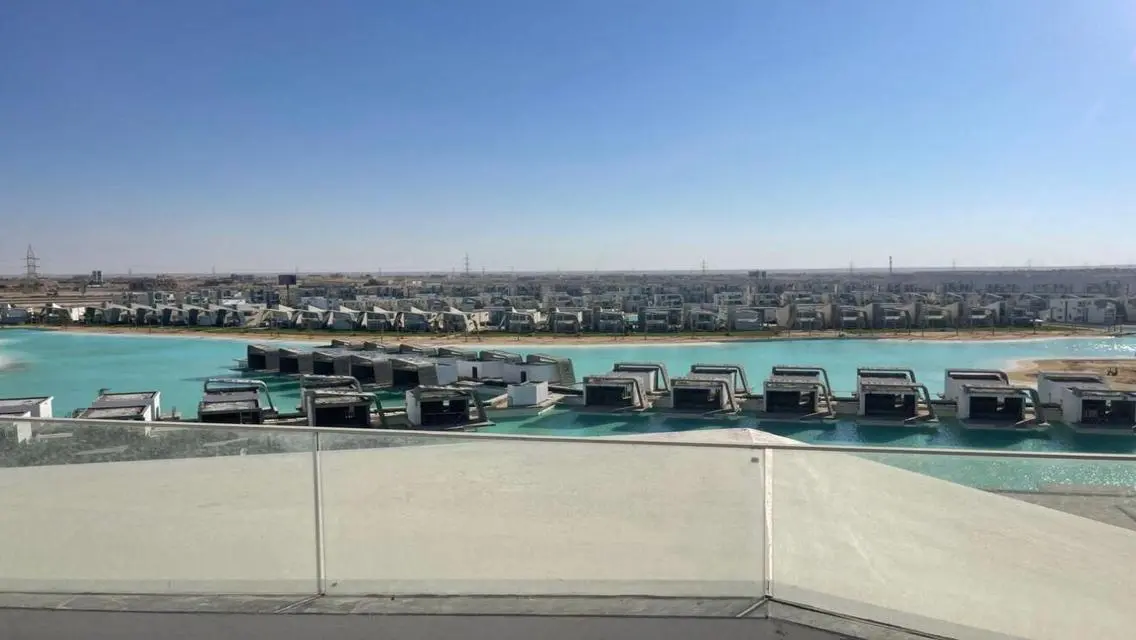 Luxury Apartment with Lake View - 312 sqm