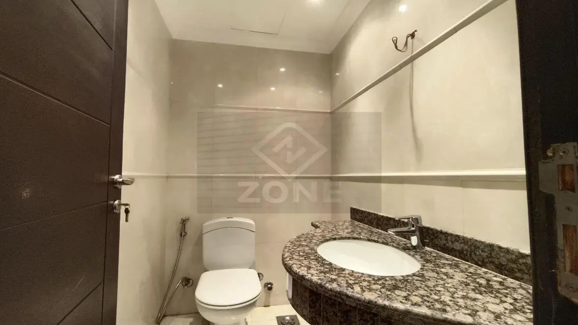 Luxury Villa for Sale with 300 m² Space