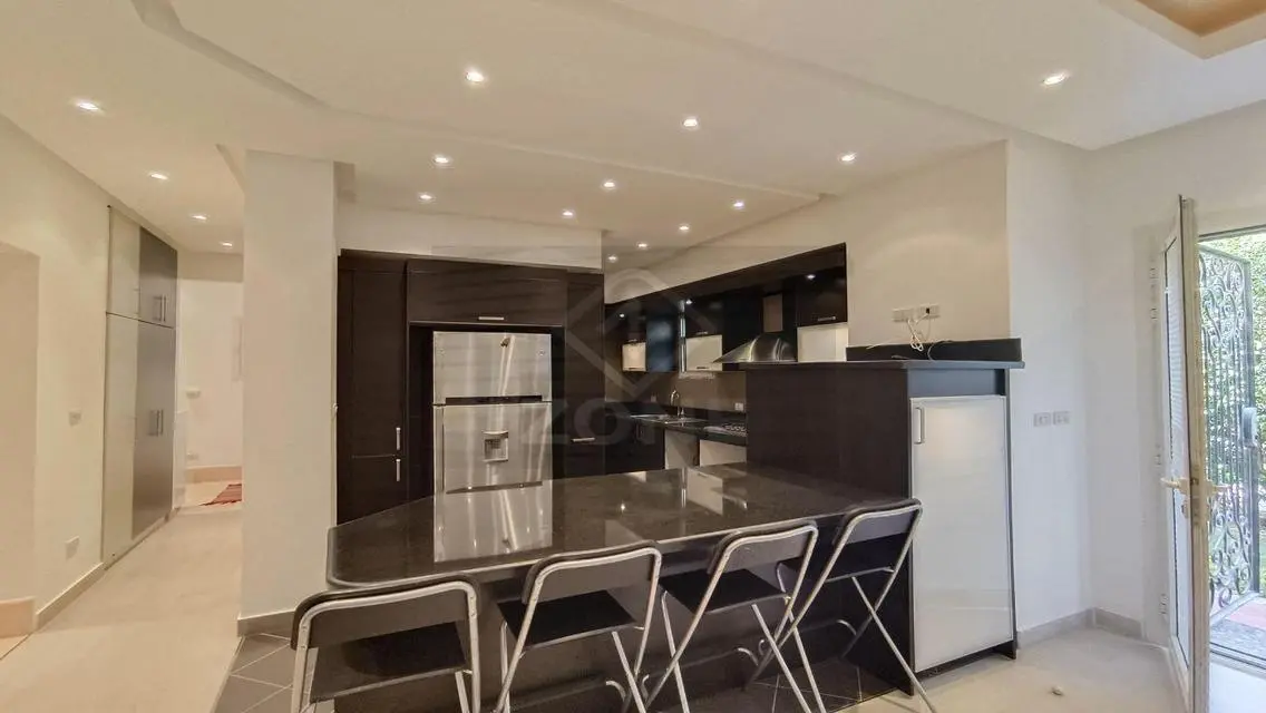 Luxury Villa for Sale with 300 m² Space