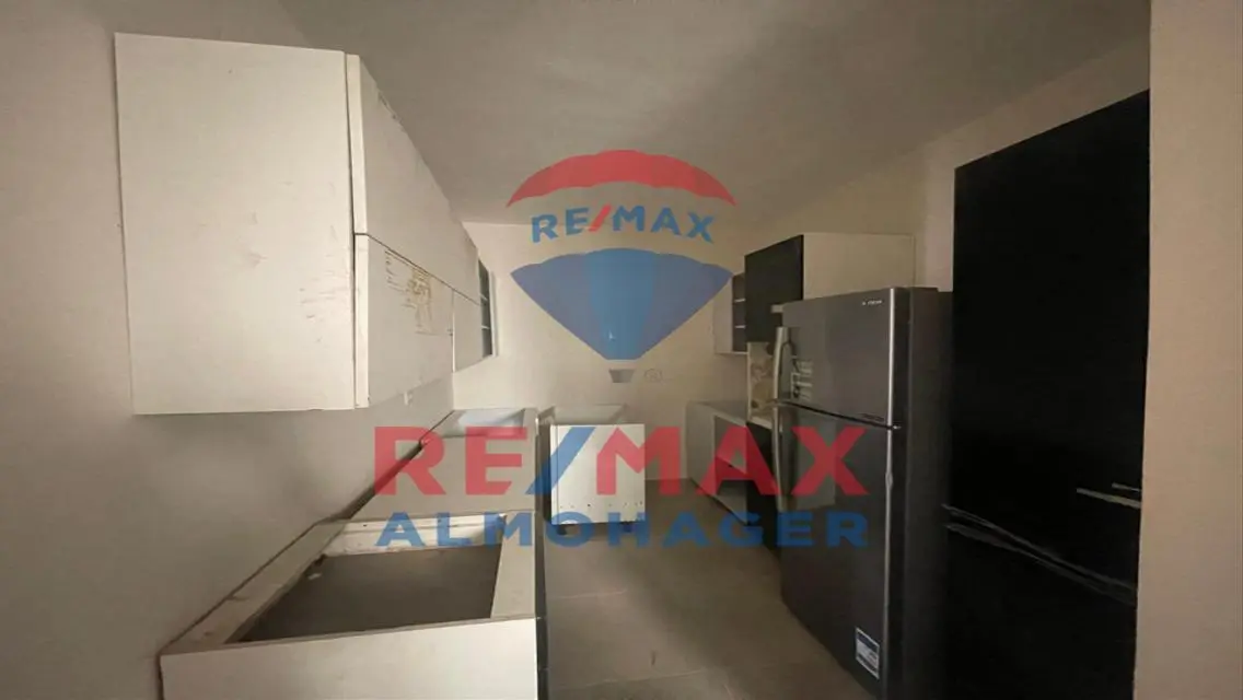 Luxurious Apartment with Complete Services in a Prime Area