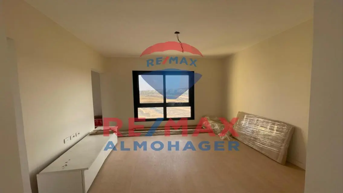 Luxurious Apartment with Complete Services in a Prime Area