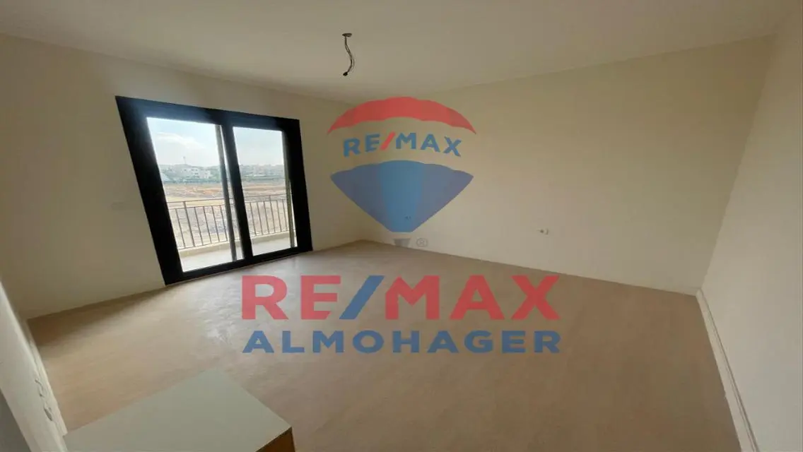 Luxurious Apartment with Complete Services in a Prime Area